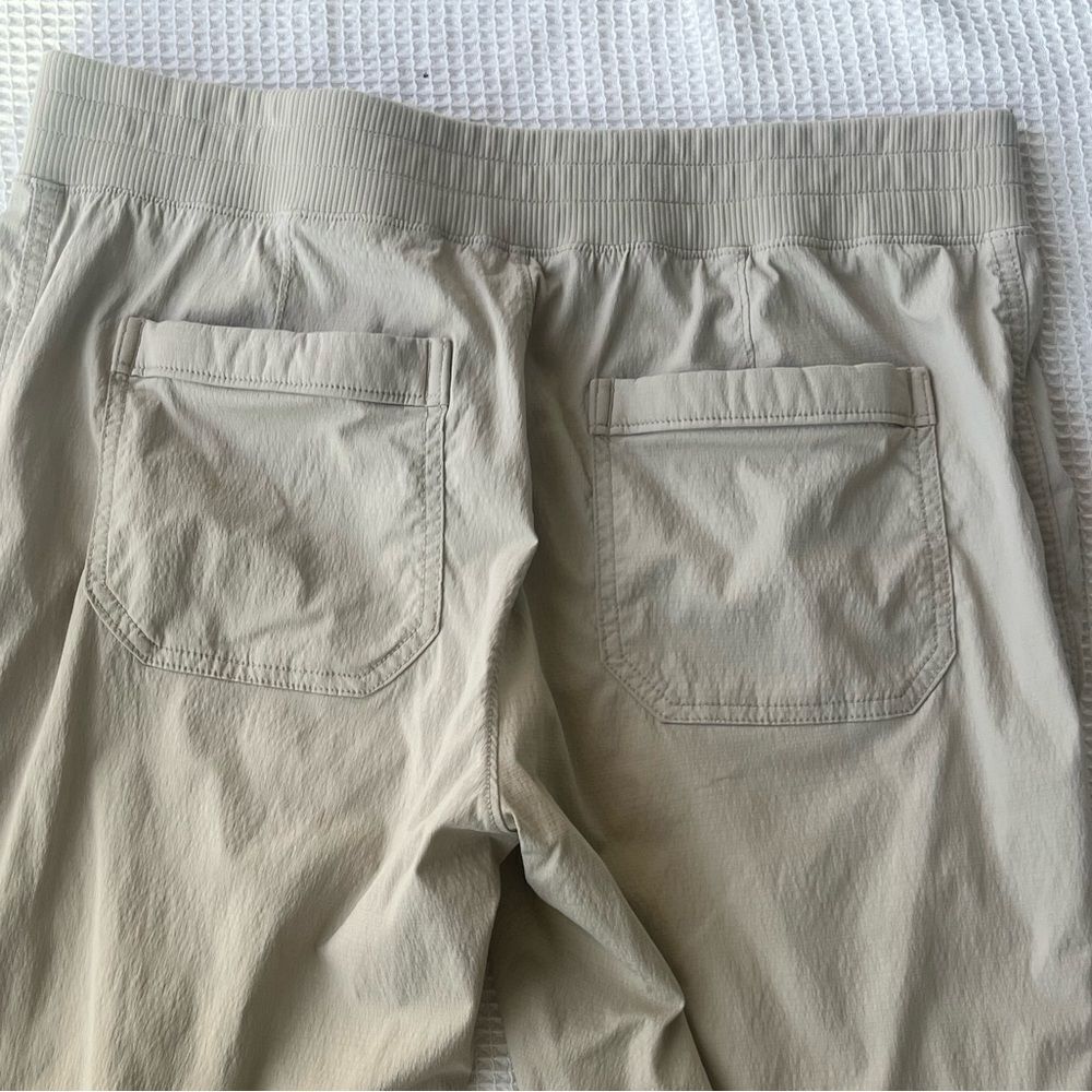 Athleta Women's Tan Jogger Lightweight Cinched Hem Pants sz 12 - Picture 4 of 13